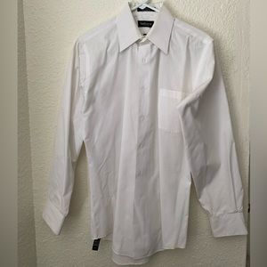 Van Heusen White size 14.5